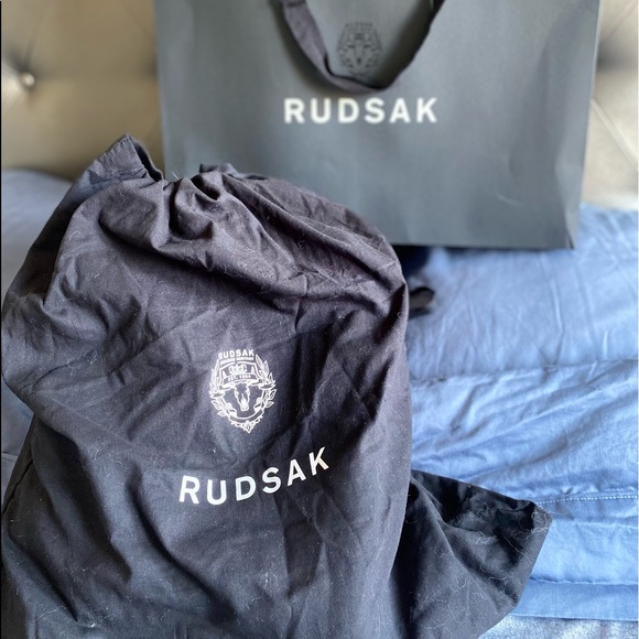 RUDSAK CROSSBODY BAG - BRAND NEW - Picture 9 of 13